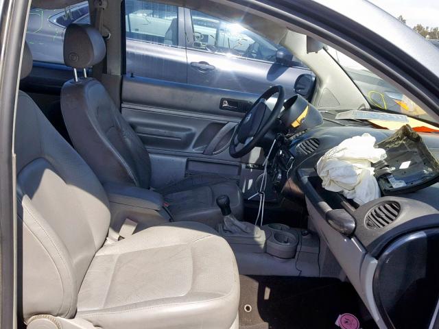 3VWCD21C64M402160 - 2004 VOLKSWAGEN NEW BEETLE ნაცრისფერი ფოტო 5