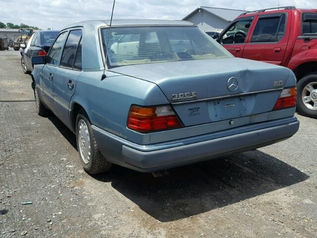 WDBEA28E2PC009174 - 1993 MERCEDES-BENZ 300 E 2.8 BLUE photo 3