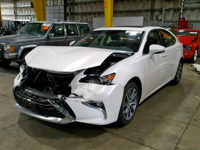 JTHBW1GG7H2150525 - 2017 LEXUS ES 300H WHITE photo 2