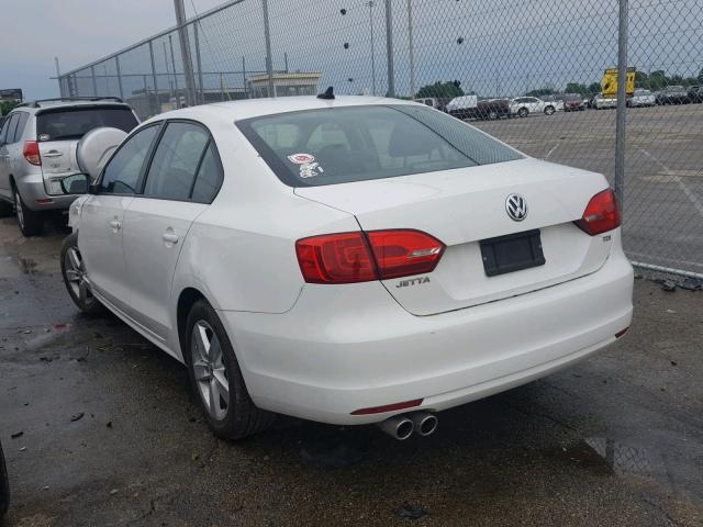 3VW3L7AJ9BM045746 - 2011 VOLKSWAGEN JETTA TDI WHITE photo 3