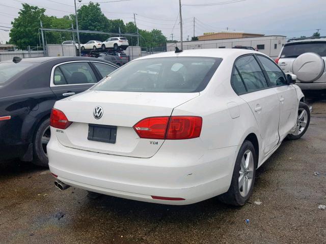 3VW3L7AJ9BM045746 - 2011 VOLKSWAGEN JETTA TDI WHITE photo 4