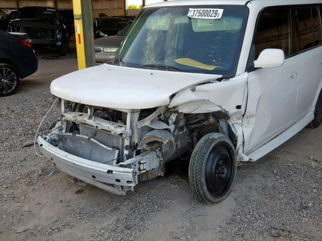 JTLKT324764119378 - 2006 TOYOTA SCION WHITE photo 9