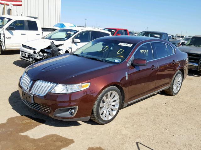 1LNHM94R09G628421 - 2009 LINCOLN MKS MAROON photo 2