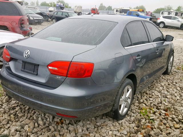 3VWDL7AJ5BM062161 - 2011 VOLKSWAGEN JETTA TDI BLACK photo 4