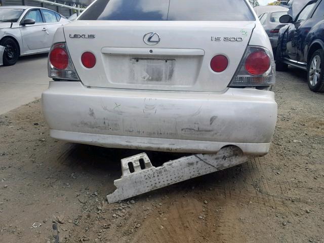 JTHBD182210032487 - 2001 LEXUS IS 300 WHITE photo 9