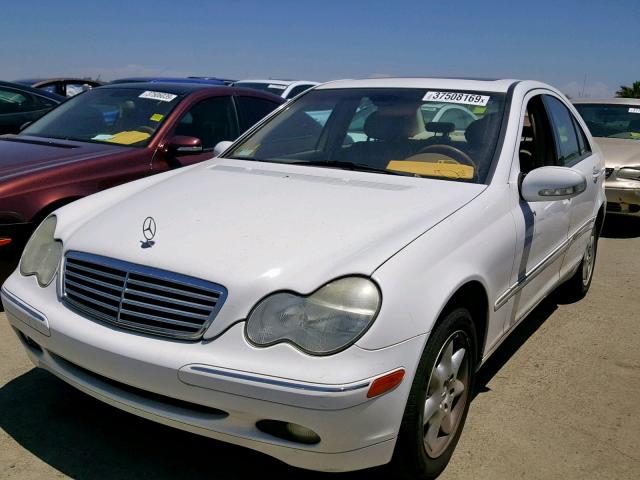 WDBRF61J21F131976 - 2001 MERCEDES-BENZ C 240 WHITE photo 2