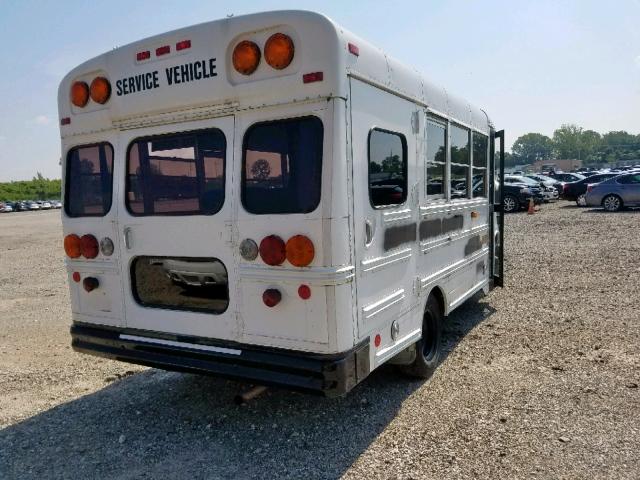 1GBJG31F211143763 - 2001 CHEVROLET EXPRESS CU WHITE photo 4