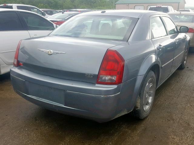 2C3KA53G27H701807 - 2007 CHRYSLER 300 TOURIN SILVER photo 4