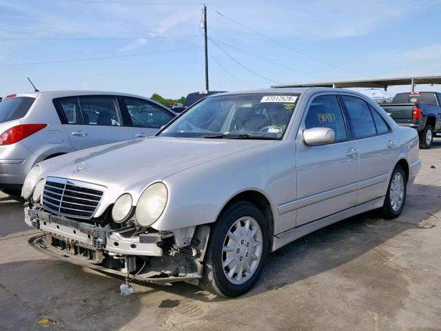 WDBJF65J61B236650 - 2001 MERCEDES-BENZ E 320 SILVER photo 2