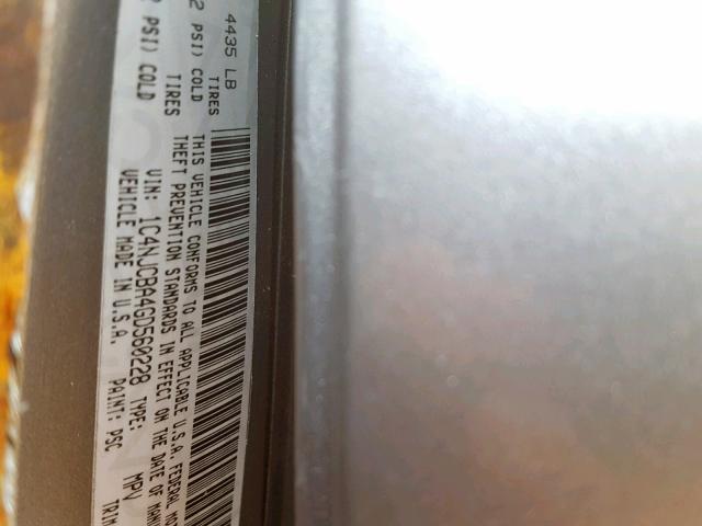 1C4NJCBA4GD560228 - 2016 JEEP COMPASS SP 银色 照片 10