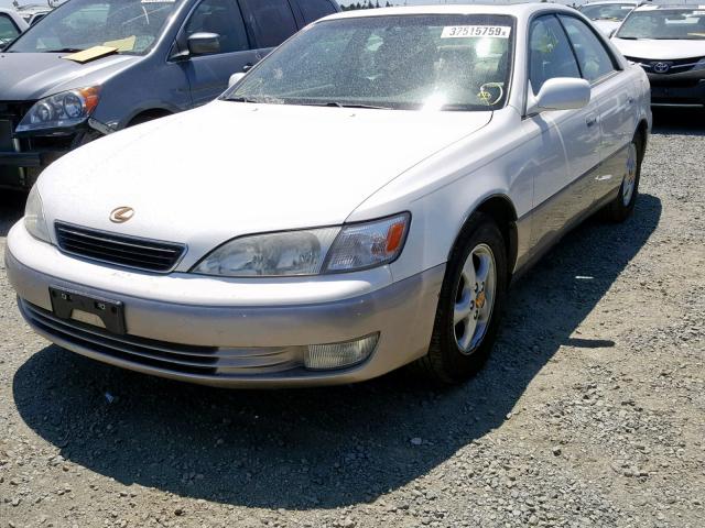 JT8BF28G4X0228578 - 1999 LEXUS ES 300 WHITE photo 2