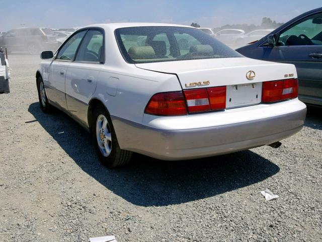 JT8BF28G4X0228578 - 1999 LEXUS ES 300 WHITE photo 3