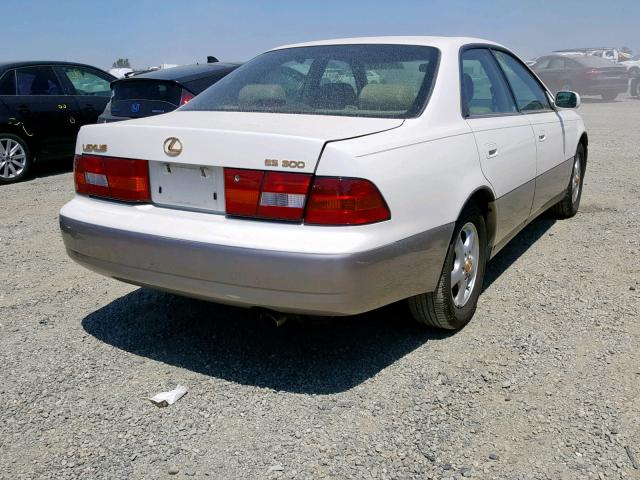 JT8BF28G4X0228578 - 1999 LEXUS ES 300 WHITE photo 4