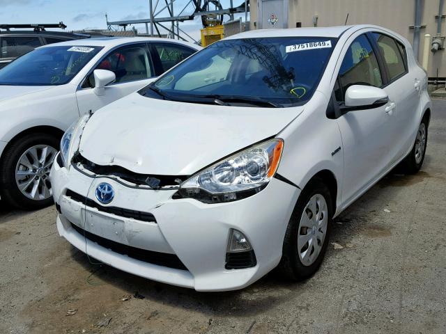 JTDKDTB35D1530809 - 2013 TOYOTA PRIUS C WHITE photo 2