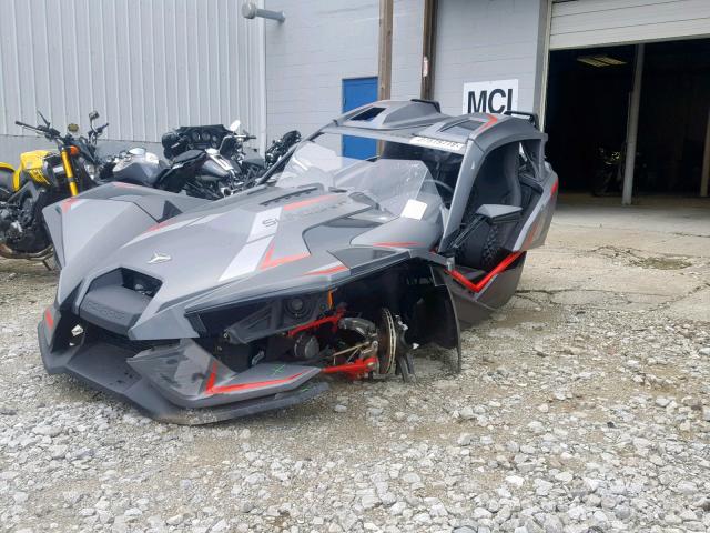 57XAAPFA9J8129150 - 2018 POLARIS SLINGSHOT CHARCOAL photo 2