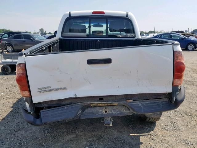 5TEPX42N55Z060714 - 2005 TOYOTA TACOMA WHITE photo 9