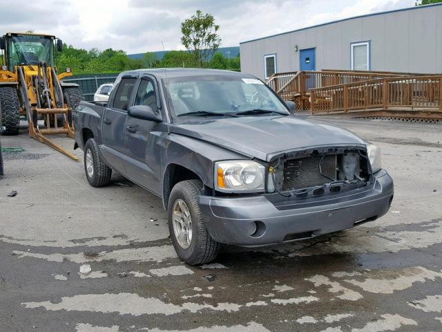 1D7HW48N06S690599 - 2006 DODGE DAKOTA QUA GRAY photo 1