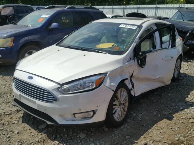 1FADP3N21FL259733 - 2015 FORD FOCUS TITA WHITE photo 2