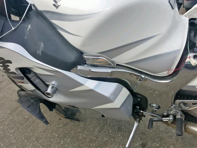 JS1GW71A462112577 - 2006 SUZUKI GSX1300 R WHITE photo 7