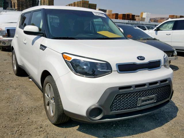 KNDJN2A26G7320121 - 2016 KIA SOUL WHITE photo 1