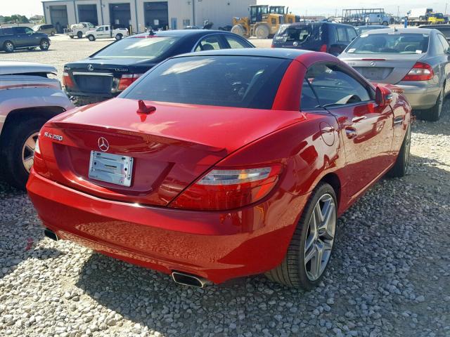 WDDPK4HA0FF104934 - 2015 MERCEDES-BENZ SLK 250 RED photo 4