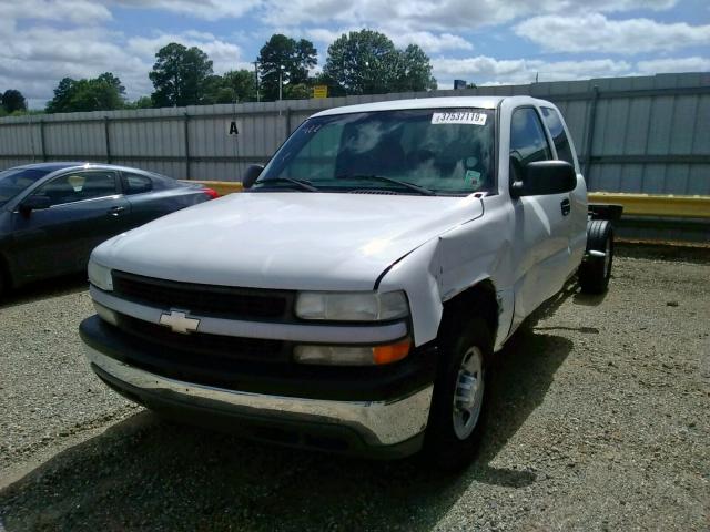 1GCGC29U2YE331099 - 2000 CHEVROLET SILVERADO WHITE photo 2