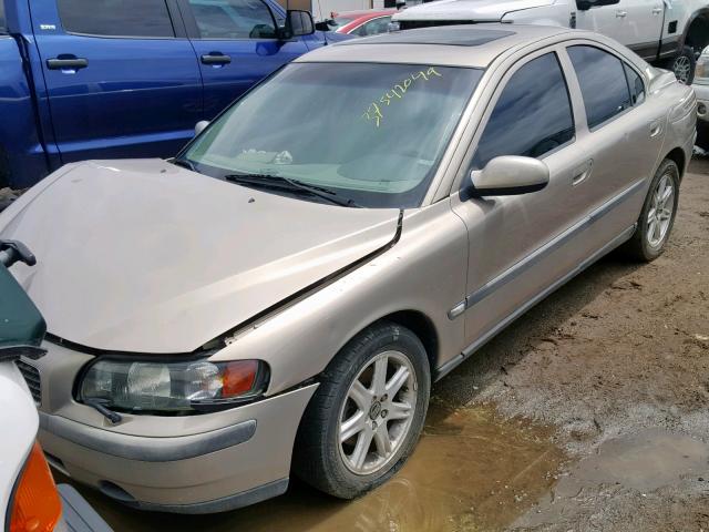 YV1RS58D622144143 - 2002 VOLVO S60 2.4T GOLD photo 2