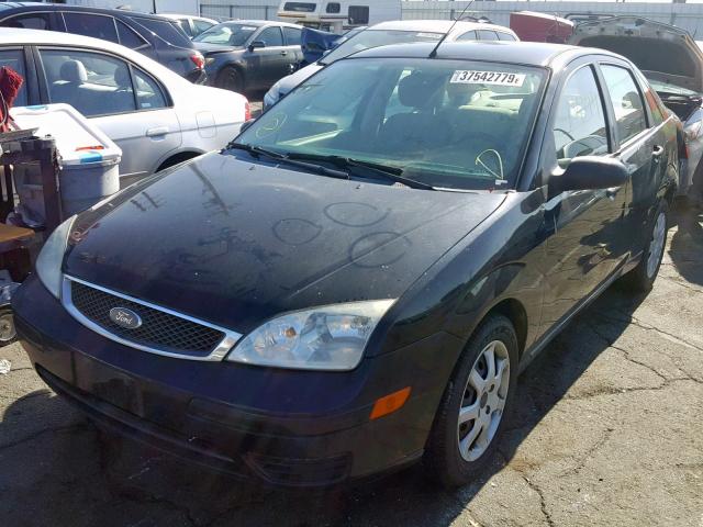 1FAFP34N75W306037 - 2005 FORD FOCUS ZX4 BLACK photo 2