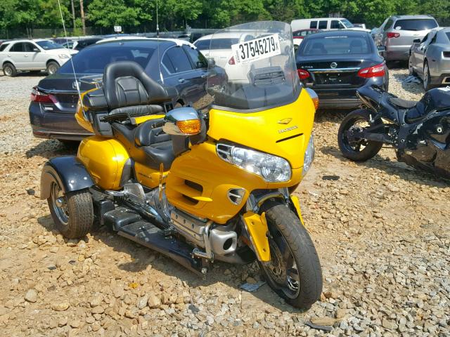 1HFSC47455A413040 - 2005 HONDA GL1800 A YELLOW photo 1