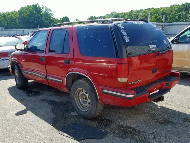 1GNCS13W9W2256297 - 1998 CHEVROLET BLAZER RED photo 3