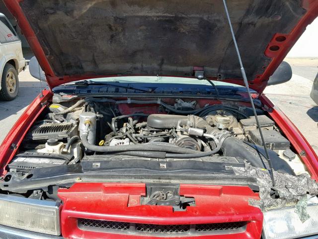 1GNCS13W9W2256297 - 1998 CHEVROLET BLAZER RED photo 7