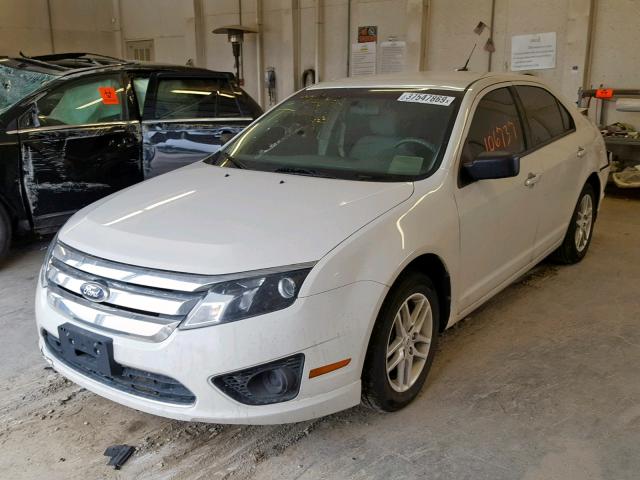 3FAHP0GA9CR390426 - 2012 FORD FUSION S WHITE photo 2