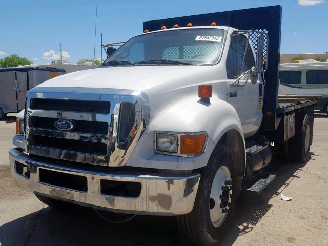 3FRWF65W68V696622 - 2008 FORD F650 SUPER WHITE photo 2