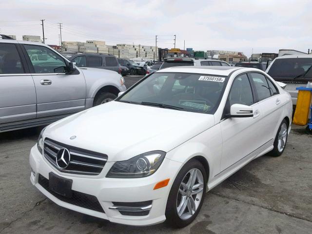 WDDGF4HB4EA899382 - 2014 MERCEDES-BENZ C 250 WHITE photo 2