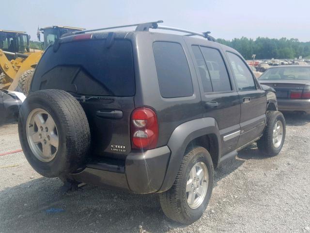 1J8GL58585W611992 - 2005 JEEP LIBERTY LI GRAY photo 4