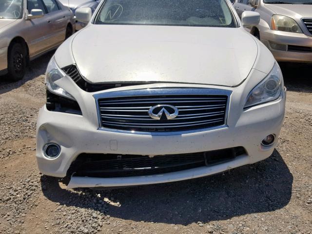 JN1BY1AP9BM326610 - 2011 INFINITI M37 WHITE photo 9