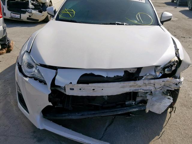 JF1ZNAA18D1726555 - 2013 TOYOTA SCION FR-S WHITE photo 9