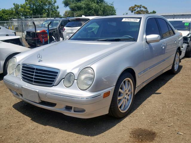 WDBJF65JX2B433239 - 2002 MERCEDES-BENZ E 320 SILVER photo 2