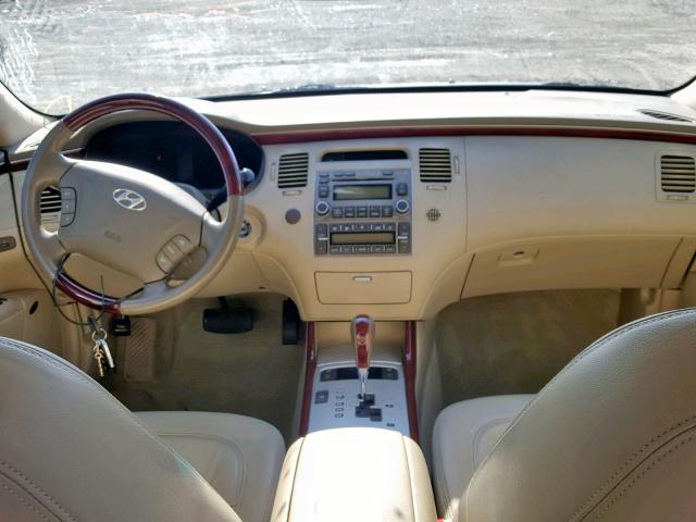 KMHFC46F97A229667 - 2007 HYUNDAI AZERA SE WHITE photo 9