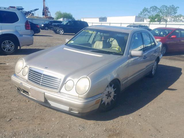 WDBJF65H4XA874827 - 1999 MERCEDES-BENZ E 320 TAN photo 2