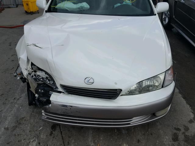 JT8BF22G8V0078075 - 1997 LEXUS ES 300 WHITE photo 7