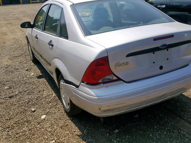 1FAFP33P02W341145 - 2002 FORD FOCUS LX SILVER photo 9