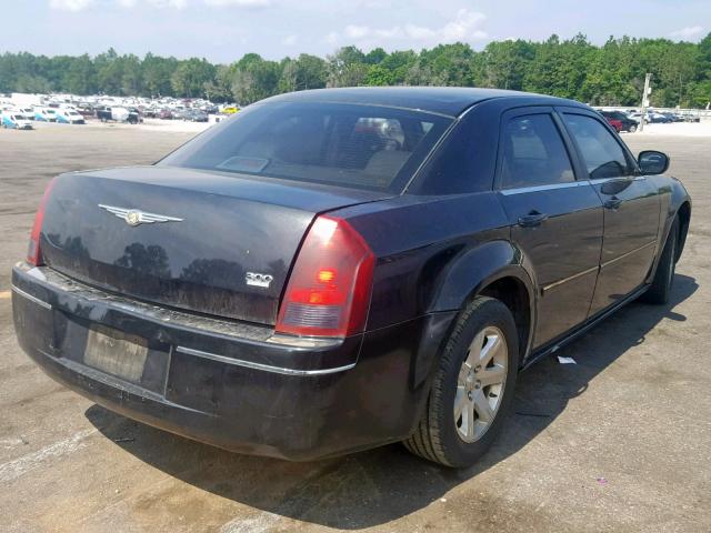 2C3KA53G76H199052 - 2006 CHRYSLER 300 TOURIN BLACK photo 4