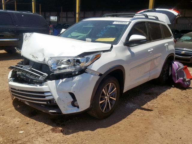 5TDJZRFH7JS824202 - 2018 TOYOTA HIGHLANDER WHITE photo 2