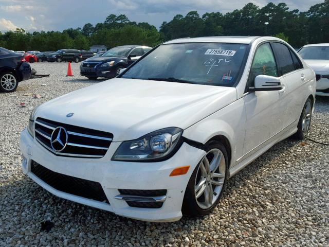 WDDGF4HB6EA949912 - 2014 MERCEDES-BENZ C 250 WHITE photo 2