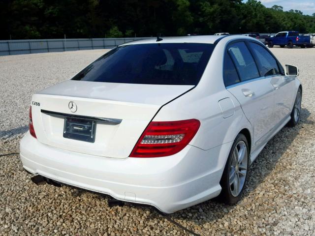 WDDGF4HB6EA949912 - 2014 MERCEDES-BENZ C 250 WHITE photo 4