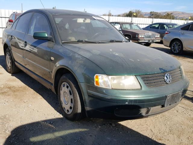 WVWMA23B4YP169433 - 2000 VOLKSWAGEN PASSAT GLS GREEN photo 1