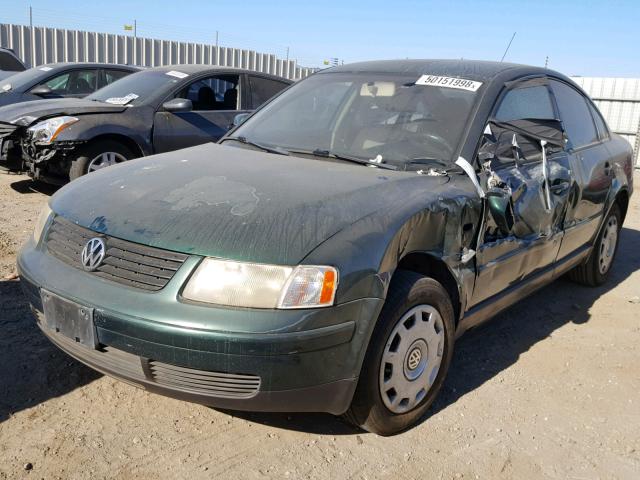 WVWMA23B4YP169433 - 2000 VOLKSWAGEN PASSAT GLS GREEN photo 2