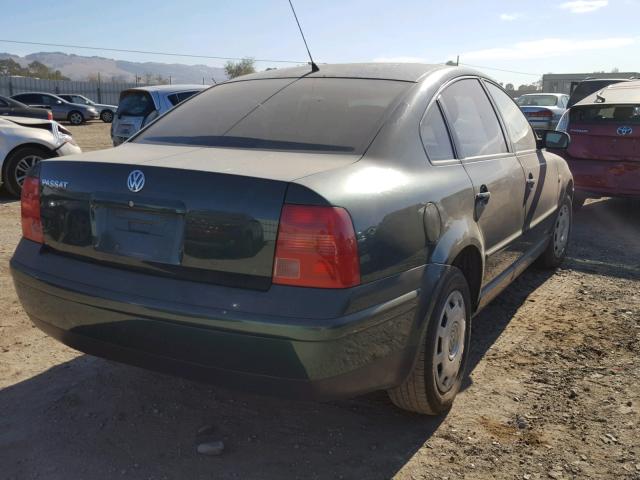 WVWMA23B4YP169433 - 2000 VOLKSWAGEN PASSAT GLS GREEN photo 4