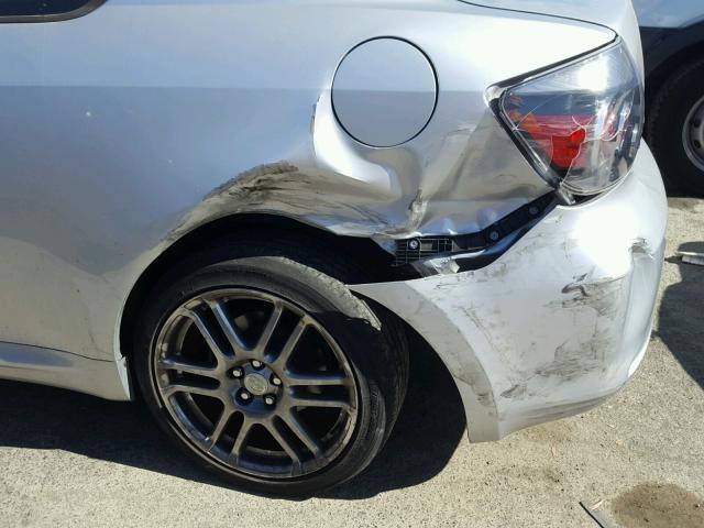 JTKDE3B75A0305132 - 2010 TOYOTA SCION TC Gümüş foto 9